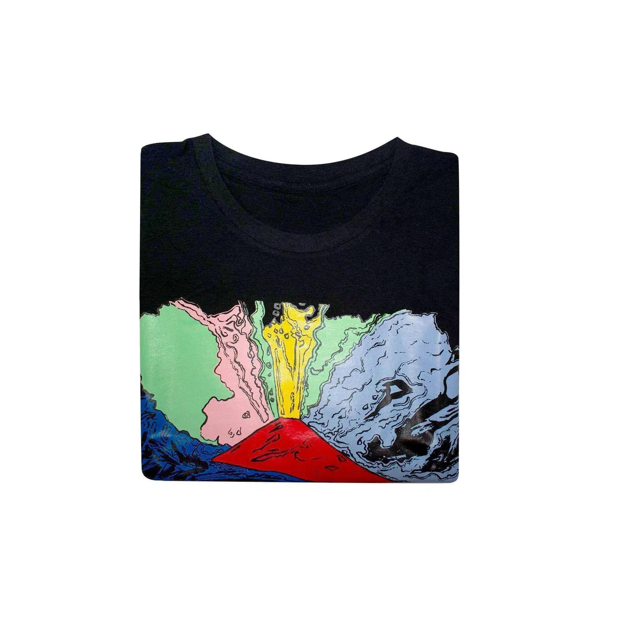 T shirt nera con stampa artistica di "Vesuvius" di Andy Warhol piegata