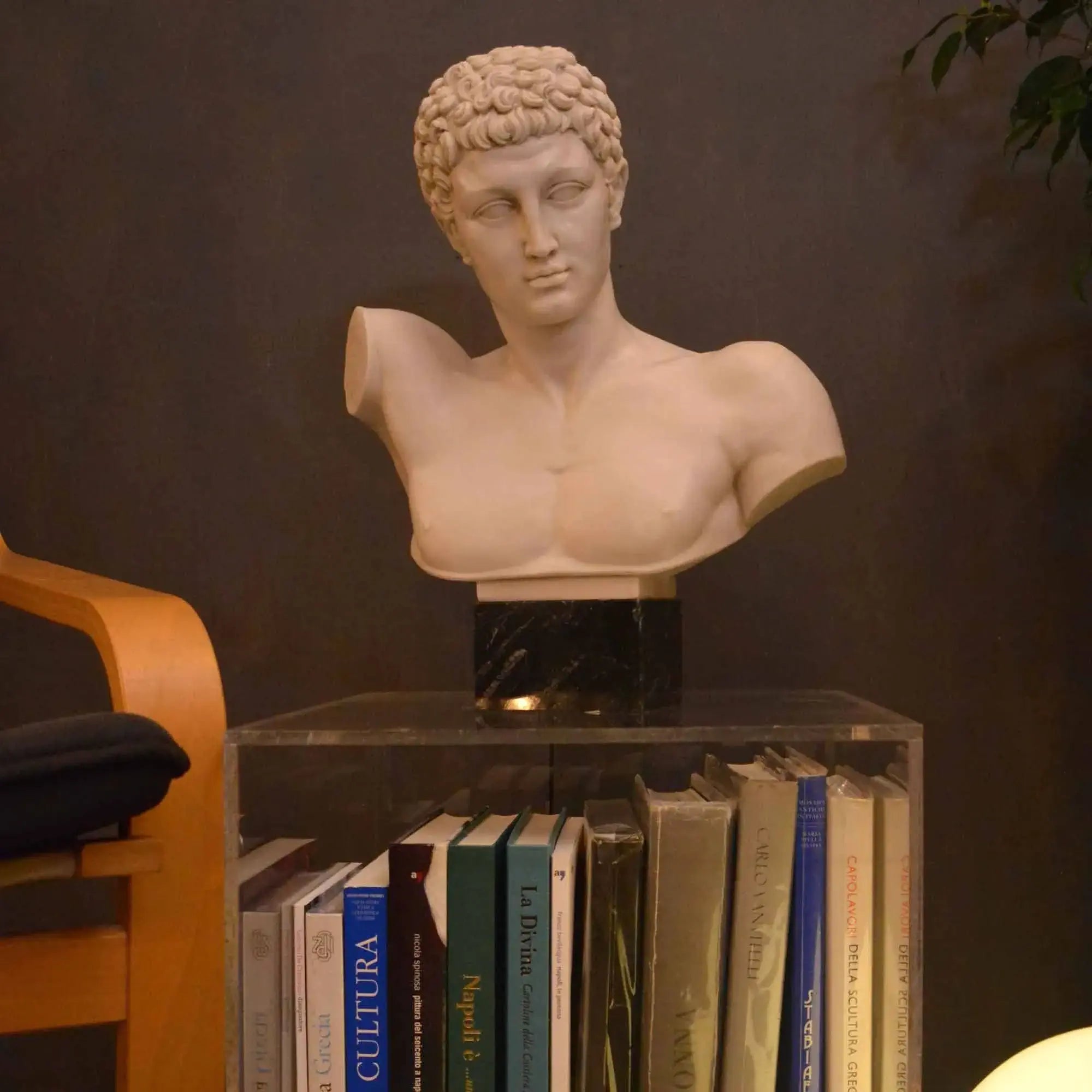 Busto in marmo di Hermes dio greco