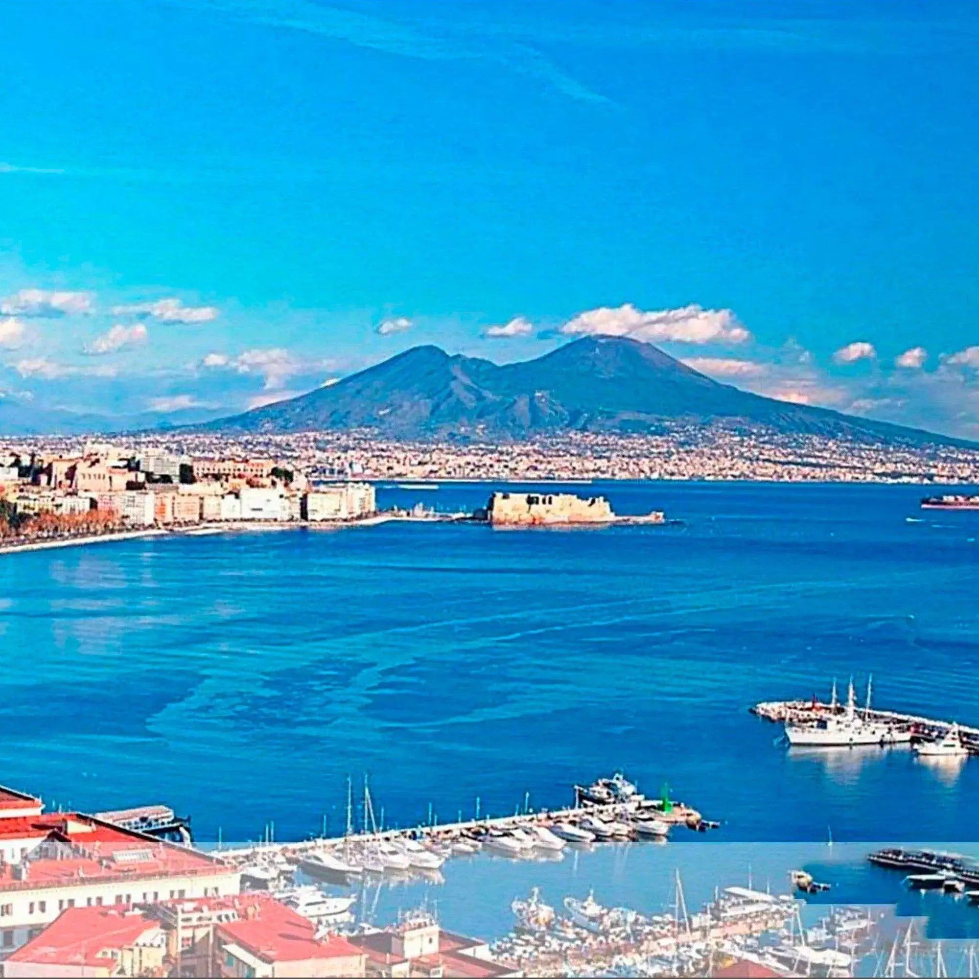 Immagine del golfo di napoli con focus sul vesuvio