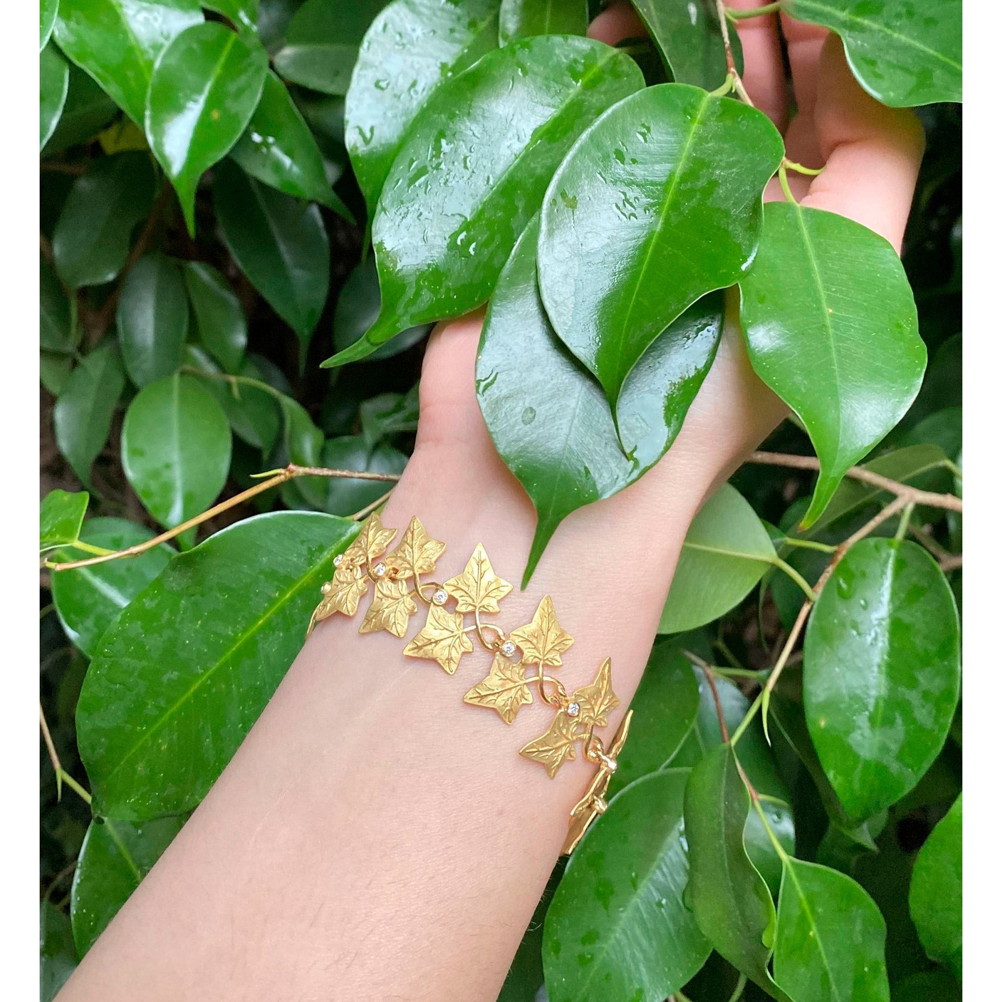 18 KT Gold Bracelet with Ivy Leaves